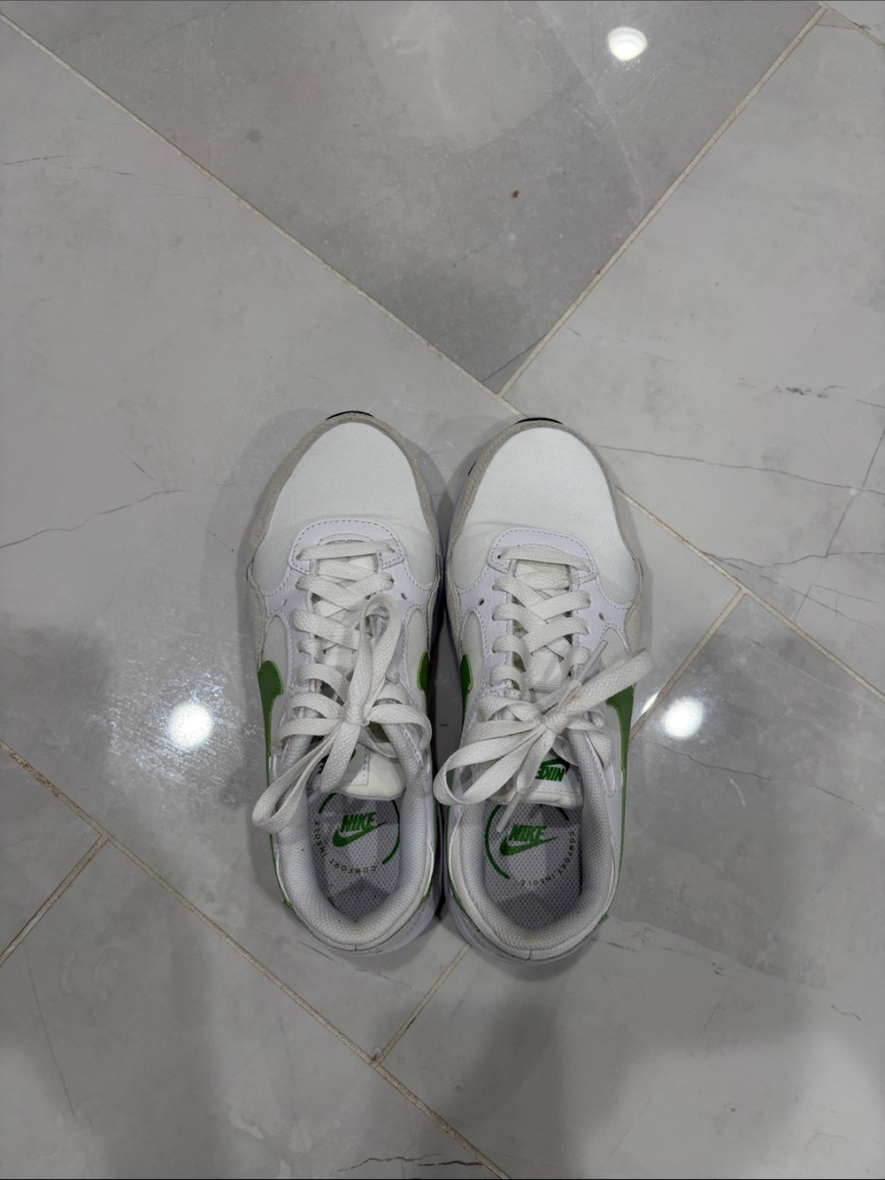 Nike womens White Sneakers with Green Swoosh size 6
